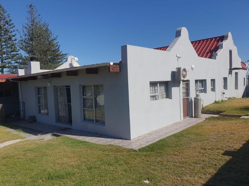 6 Bedroom Property for Sale in Gansbaai Central Western Cape